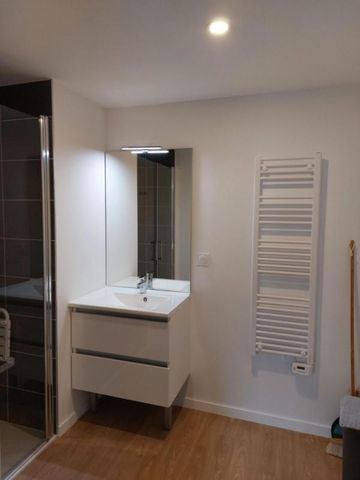 Appartement T2 à louer La Roche Sur Yon - 39 m² - Photo 5