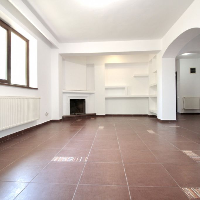 PRELUNGIREA GHENCEA-LIDL, APARTAMENT IN VILA 2010, CURTE 300 - Photo 1