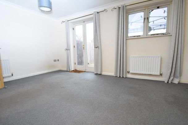 4 bedroom semi-detached house to rent - Photo 1