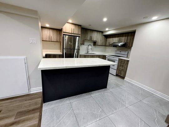 For Lease - 3419 Dovetail Mews, Mississauga, Ontario - Photo 1