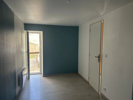 Location Appartement 2 pièces 43m² BRASSAC LES MINES 63570 - Photo 4