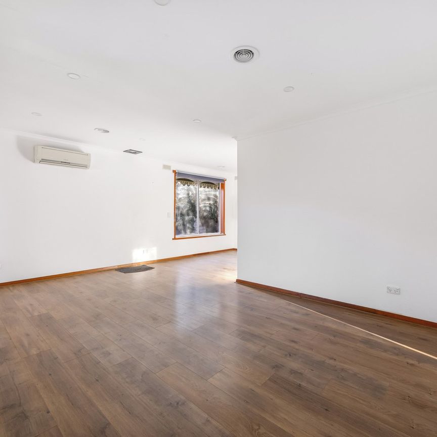 Neat & Tidy 3-Bedroom Home in Prime Wendouree Location - Photo 1