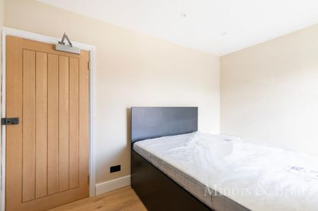 6 bedroom semi-detached house to rent - Photo 3