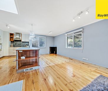 Great Location Three Bedroom Home - Photo 3