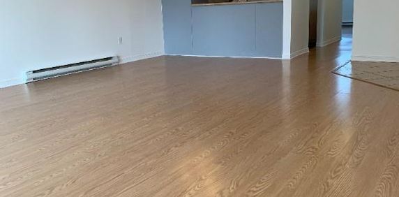 Grand 4 1/2 style condo à louer à Ste-Thérèse - Photo 2