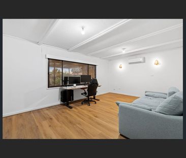 Big Block, Big Entertaining, Brilliant Location! - Photo 2