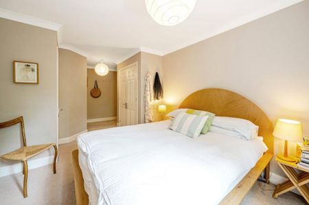 3 bedroom flat to rent - Photo 2