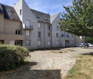 Location Appartement 3 pièces 73 m² Bourges - Photo 1