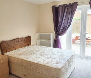 3 bed to rent in Roe Drive, Norwich, NR5 - Photo 6