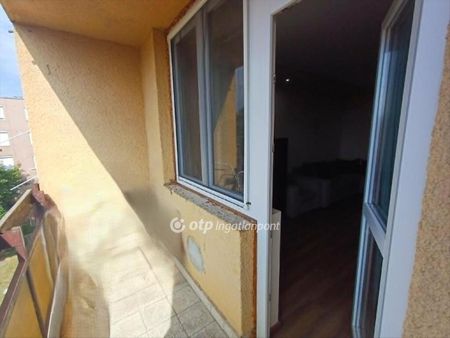 Kiadó újszerű állapotú lakás - Szentes - Photo 4