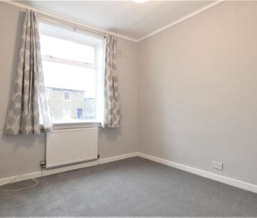 3 bedroom flat to rent - Photo 5