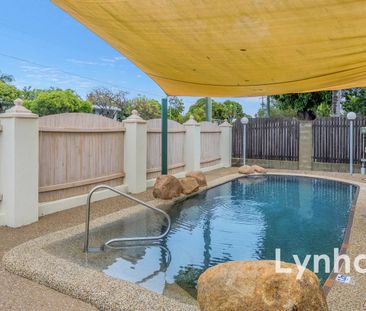 Quiet, Central & Low-Maintenance Living in Leafy Railway Estate - Photo 6