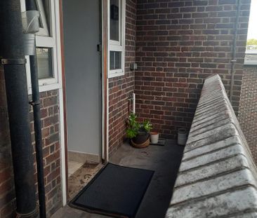 1 bedroom in a house share to rent - Photo 5