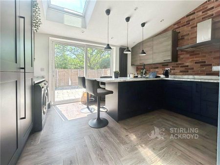 1 bedroom in a house share to rent - Photo 3