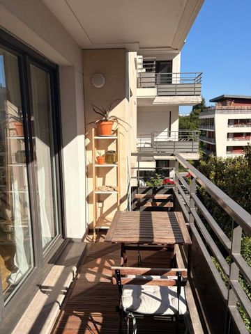 Location Appartement 2 pièces 46m² ISSY LES MOULINEAUX 92130 - Photo 4