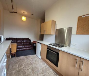 4 bedroom flat to rent - Photo 5