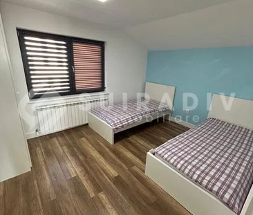 Casa de inchiriat cu 5 camere, 3 bai, curte in Dezmir - Fotografie 2