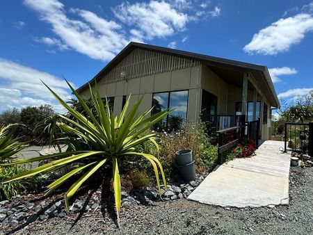 Quiet Location with Harbour View - Photo 5