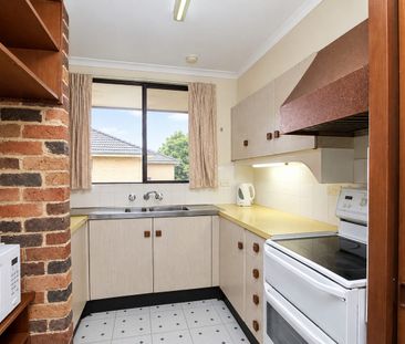 Easy Maintainance Unit in the Heart of Hornsby - Photo 2