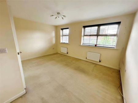 4 bedroom end of terrace house to rent - Photo 5