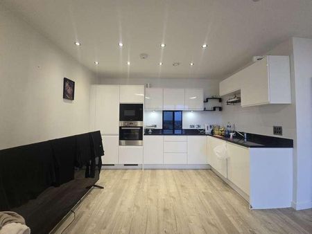 Lakeside Drive, London, NW10 - Photo 3