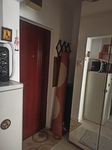Garsonieră 26m² decomandată, mobilată, etaj 1, Bloc L4, Strada Aromei - Fotografie 4