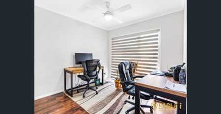 Stylish and Spacious 4 Bedroom Family Home - Photo 4