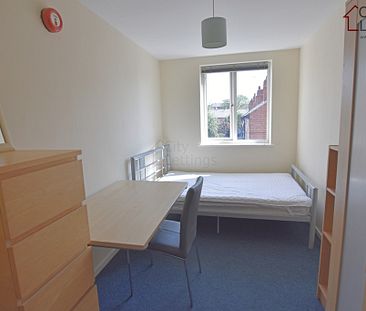 4 Bedroom Flat - Photo 5