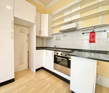 Deluxe 1 bedroom Flats - 3 Available - Water usage Included. **PLEA... - Photo 5