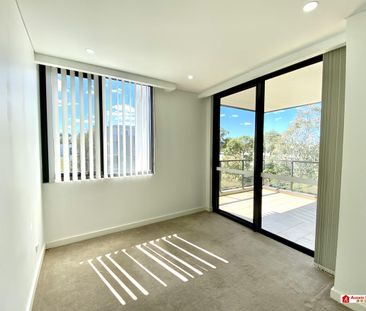 Stunning & Bright Apartment in a Prime Location – Quiet Boutique Co... - Photo 6
