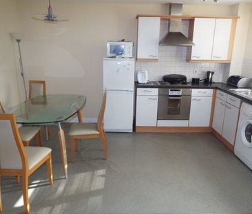 Crawley 2 bedroom flat to rent - Photo 4