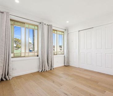 Beautifully Renovated Family Home in Prime Heathcote Location - Photo 2