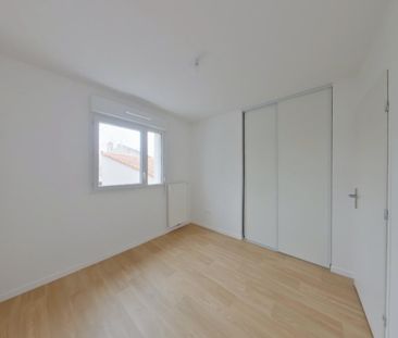 Location Appartement 4 pièces 85m² POITIERS 86000 - Photo 3