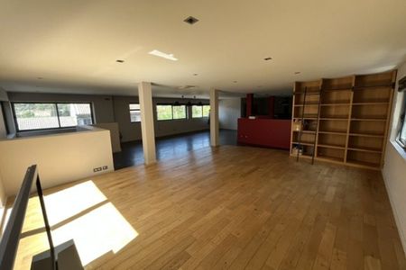 Loft de sept pièces à louer à TOURNON SUR RHONE - Photo 2
