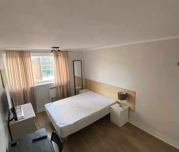 Room in a Shared Flat, Palace Parade, E17 - Photo 1