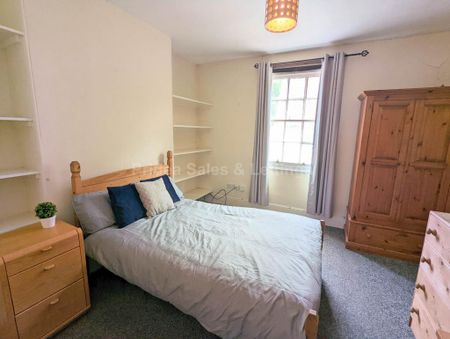 1 bedroom in a house share to rent - Photo 2