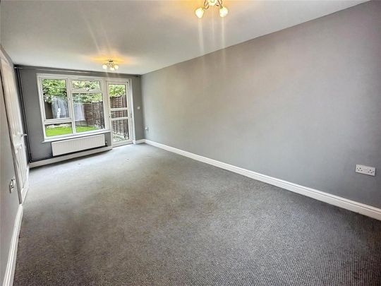 5 bedroom semi-detached house to rent - Photo 1