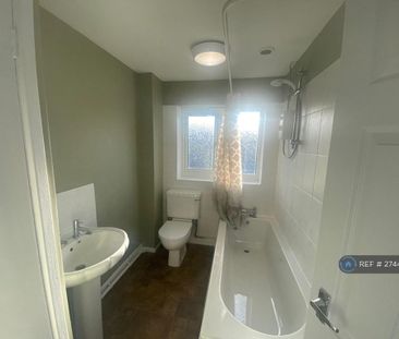 2 bedroom semi-detached house to rent - Photo 6