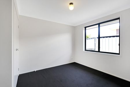 20 Barn Owl Avenue, Wadalba NSW 2259 - House For Rent | Domain - Photo 5