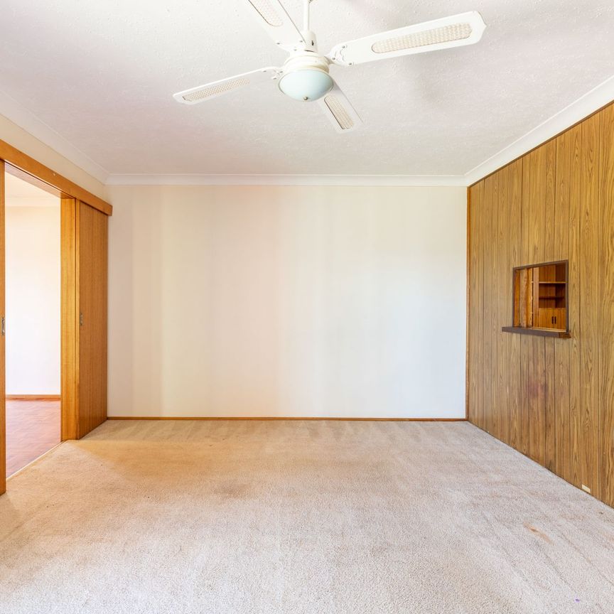 Three Bedroom Home With Water Views! - Photo 1