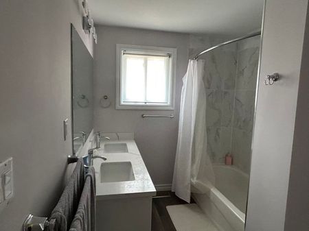 For Lease - 17268 Warden Avenue, Whitchurch-Stouffville, Ontario - Photo 2