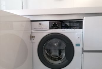 Fantástico Apartamento T2 para Arrendamento na Amadora