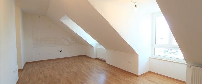 Mit Einbauküche: Moderne 2-Zimmer-Dachgeschosswohnung - Photo 1