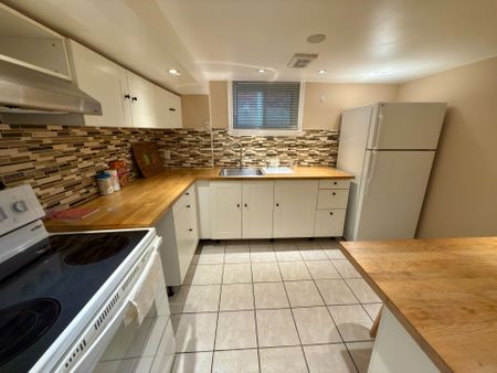 For Lease - 86 Lesmount Avenue Unit# Lower Unit 1, Toronto, Ontario - Photo 2