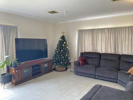 27 Phillips Street - Photo 2