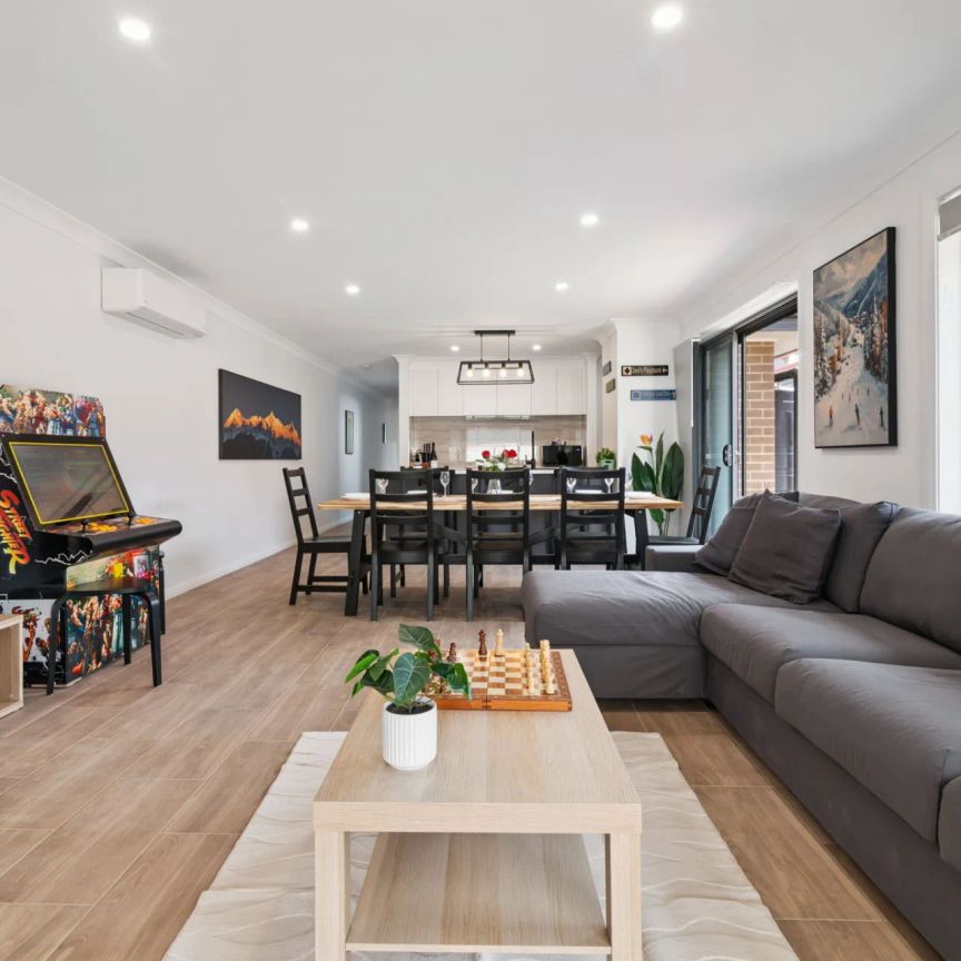 Spacious 5-Bedroom Furnished Home in the Heart of Jindabyne - Photo 1