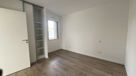 Location Maison 4 pièces 95m² NIORT 79000 - Photo 4