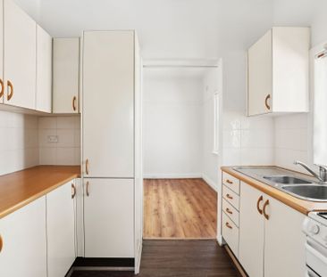 72 Lancaster Avenue, Melrose Park NSW 2114 - House For Rent | Domain - Photo 5