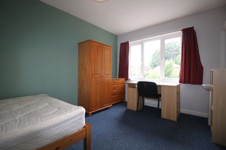 6 Bed Semi-Detached House, Harefield Road, SO17 - Photo 3