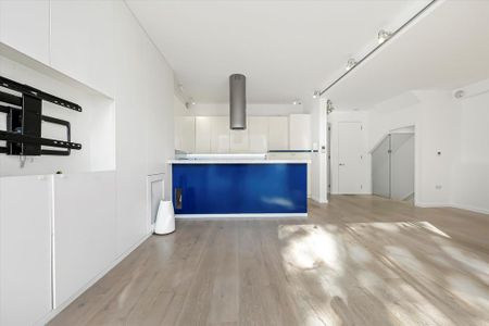 4 bedroom flat to rent - Photo 4